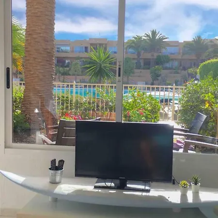 Poolside Paradise Apartment On A Beautiful Complex Lejlighed